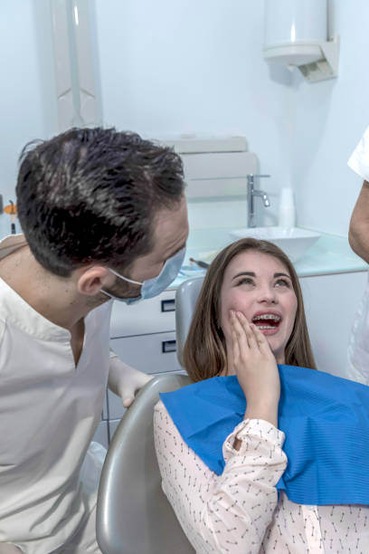 Best Weekend Emergency Dental Services in Willits, CA
